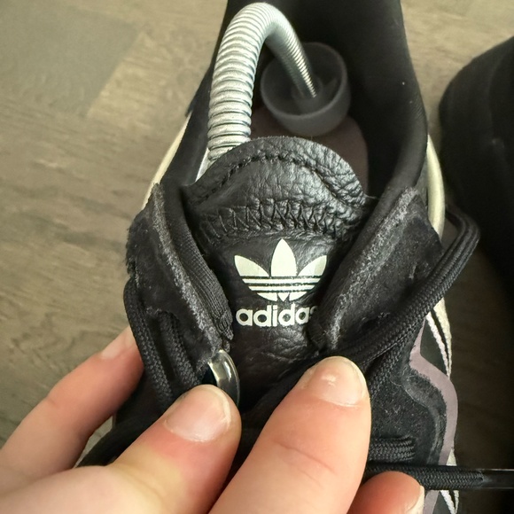 Adidas Ozweego sneakers in Black w/ Purple Accents Size Womens 8.5 - Picture 7 of 9